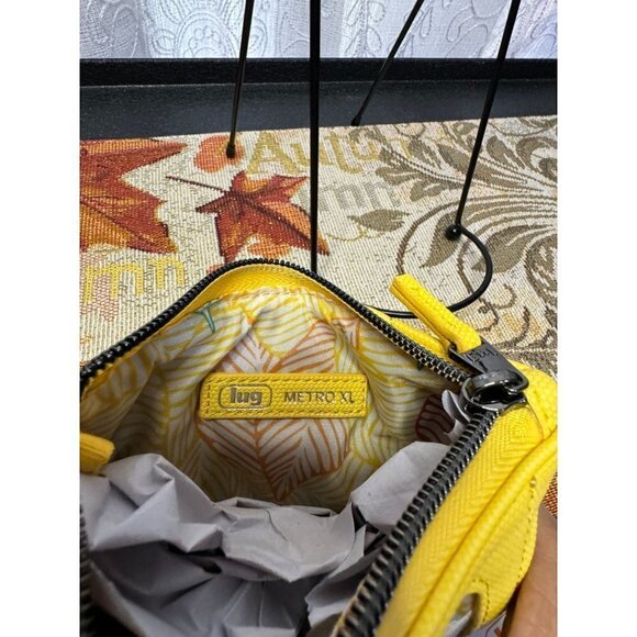 LUG NEW ITEM Metro XL IN MATTE LUXE ID Pouch w RFID- BANANNA - Picture 4 of 4